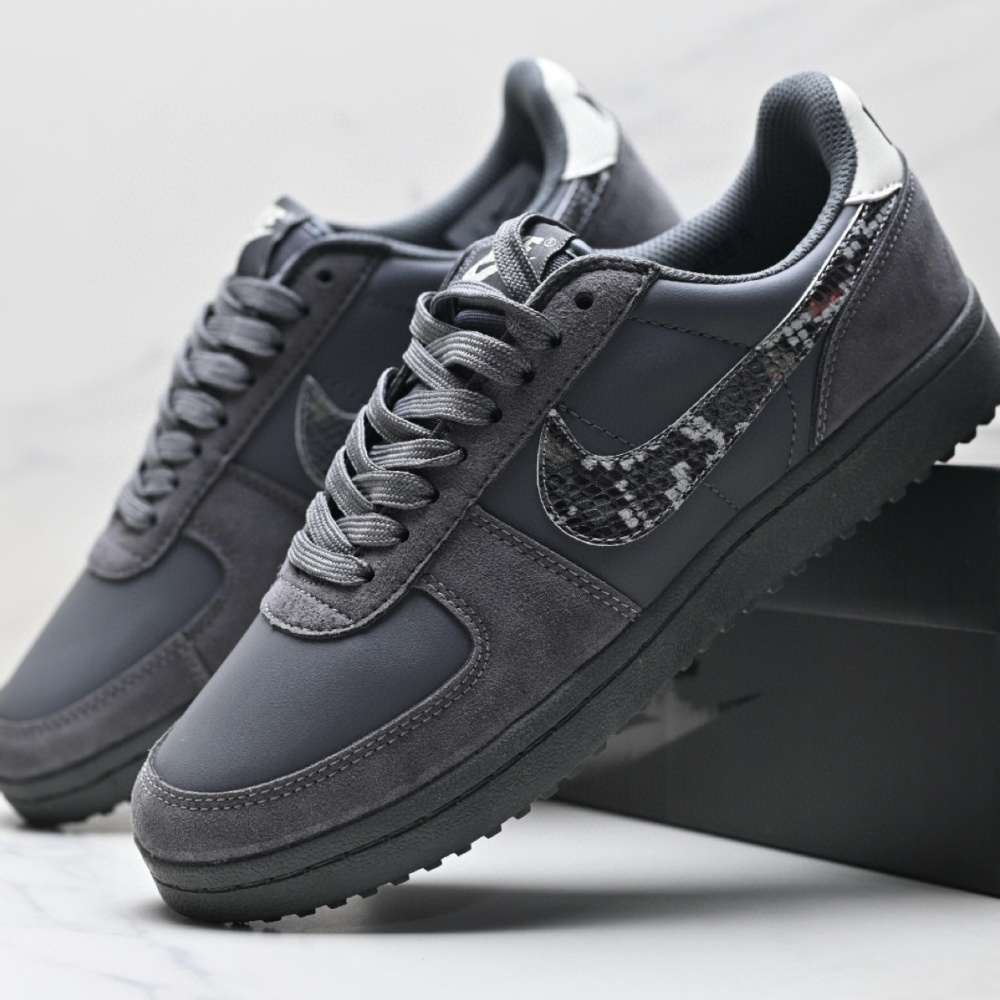 NIKE Field general 82