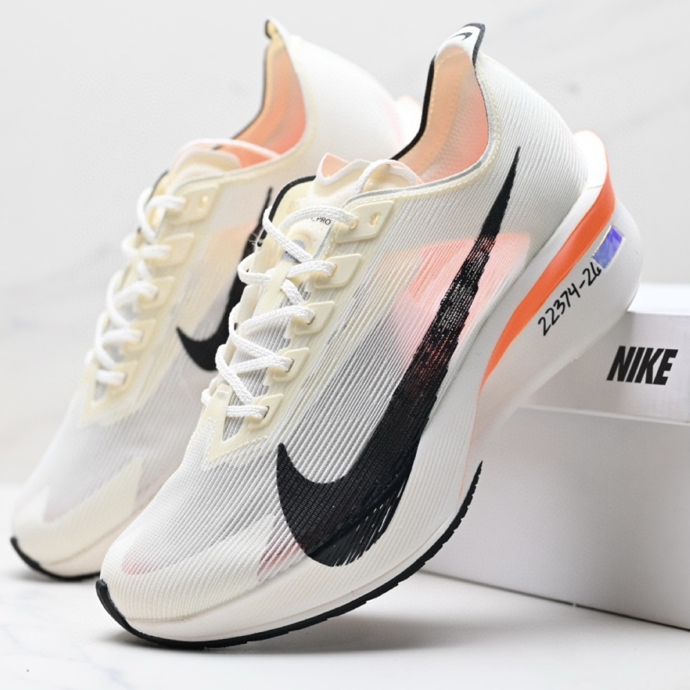 NIKE vaporfly 4