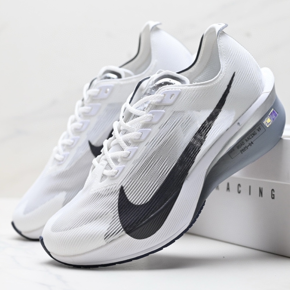 NIKE vaporfly 4