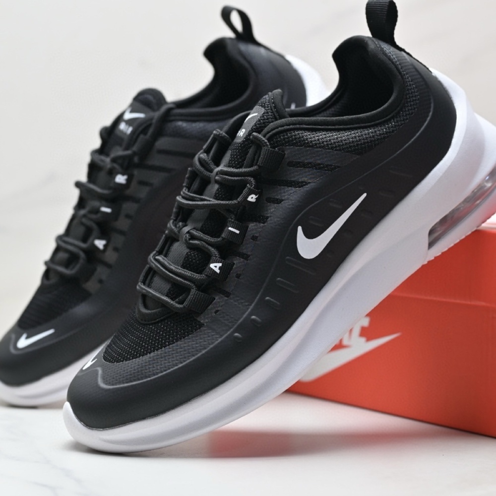 NIKE Air Max Axis