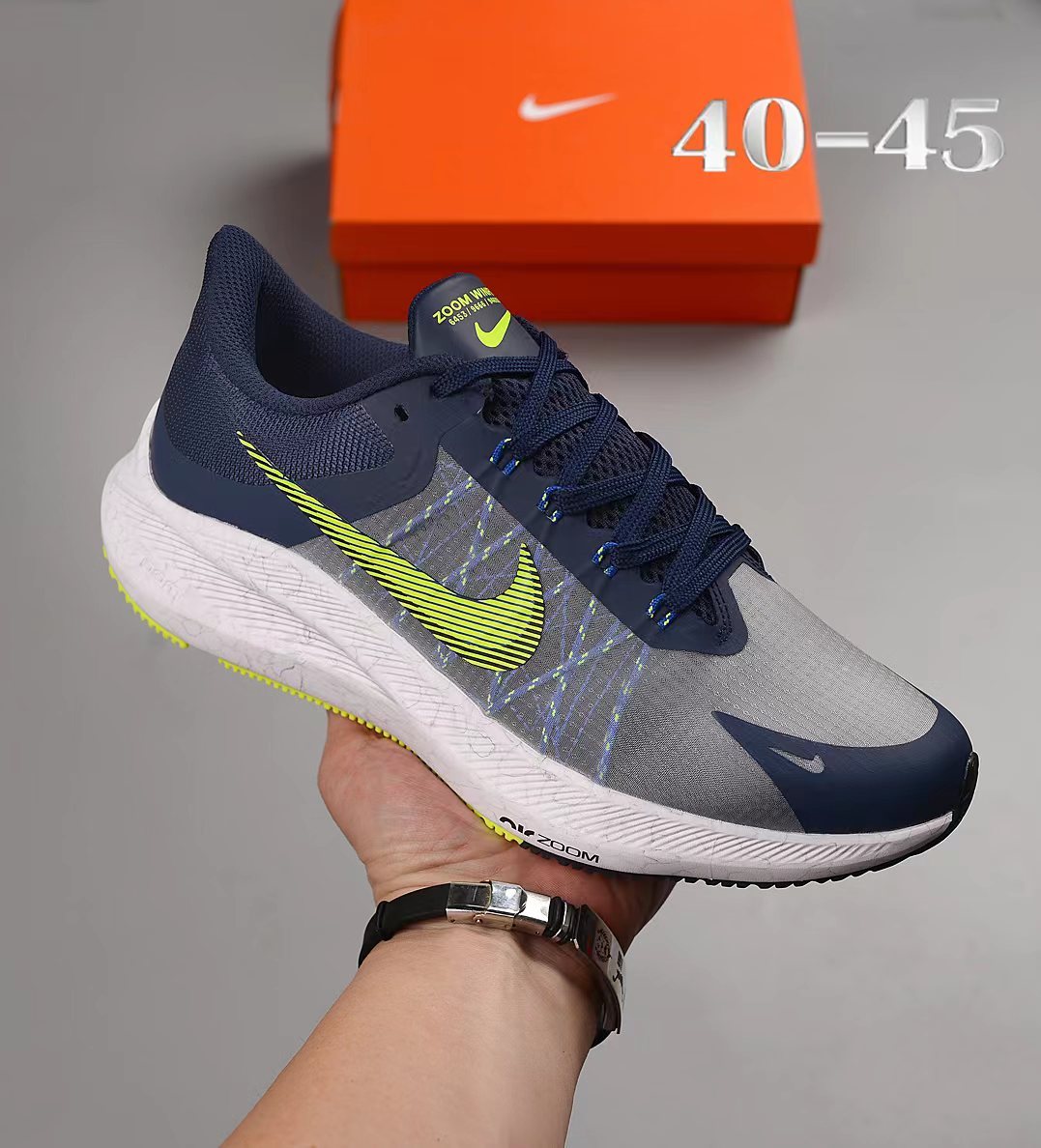 NIKE winflo8