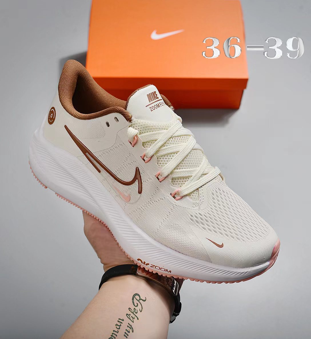 NIKE winflo8
