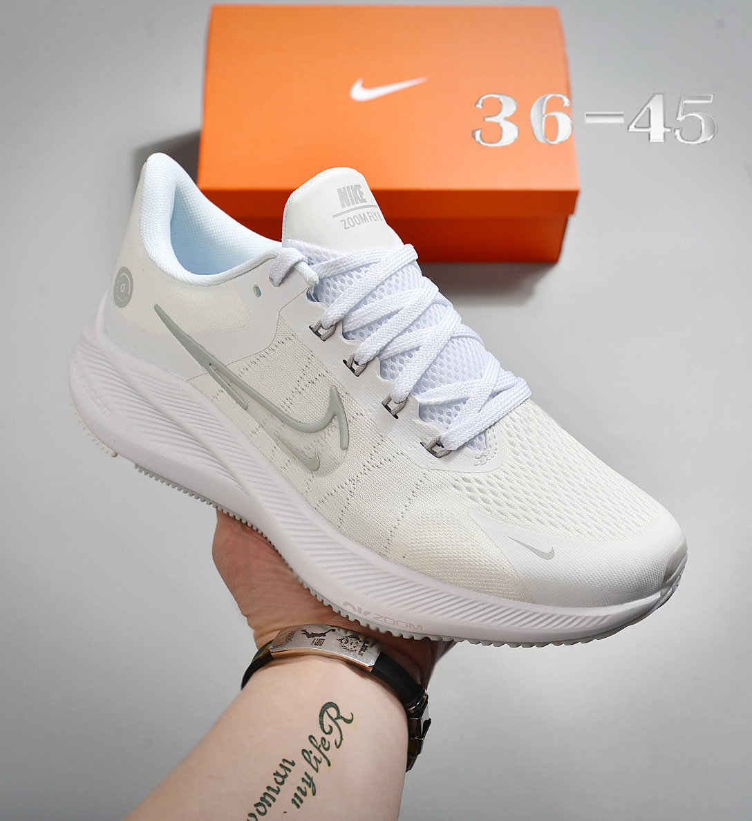 NIKE winflo8
