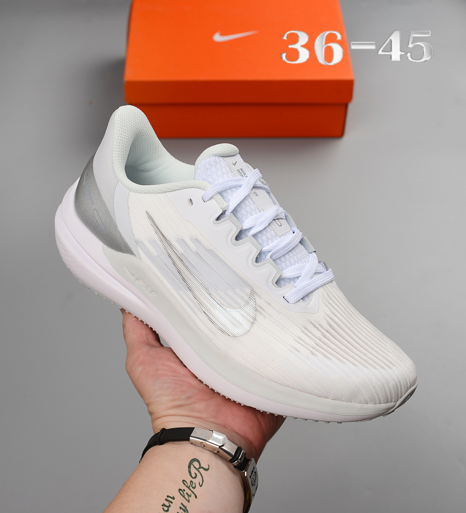 NIKE winflo9