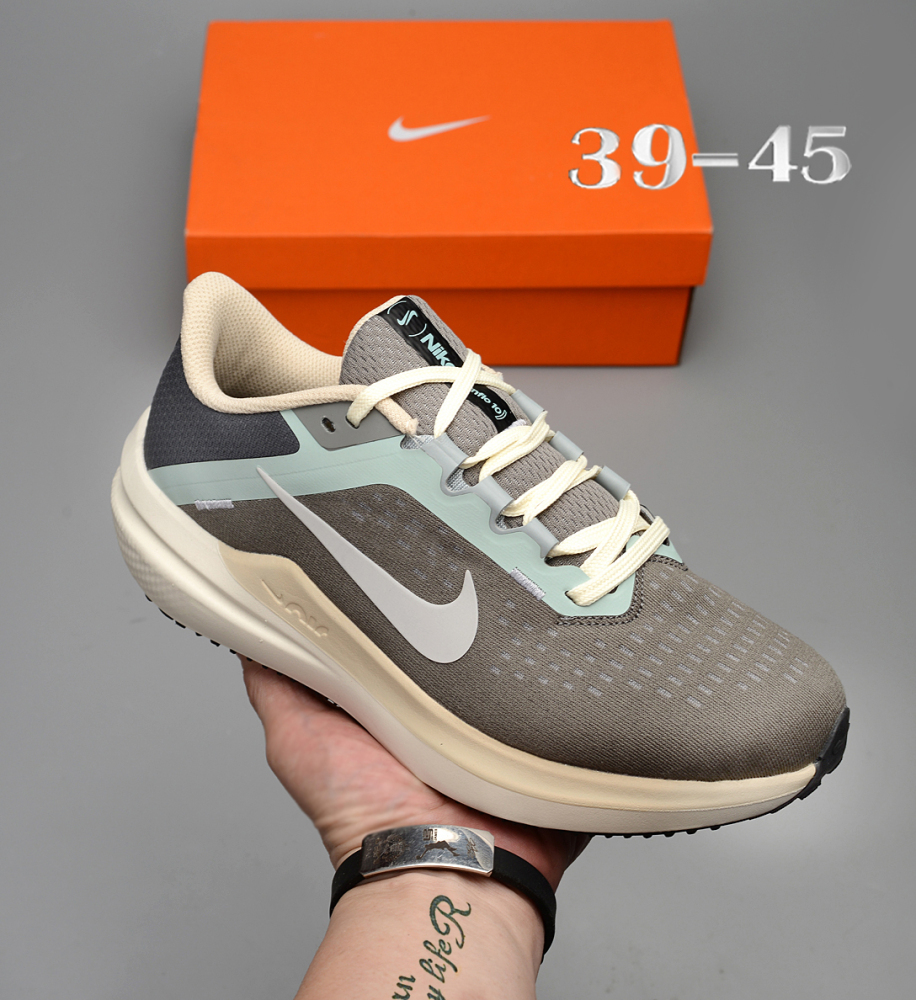 NIKE winflo10