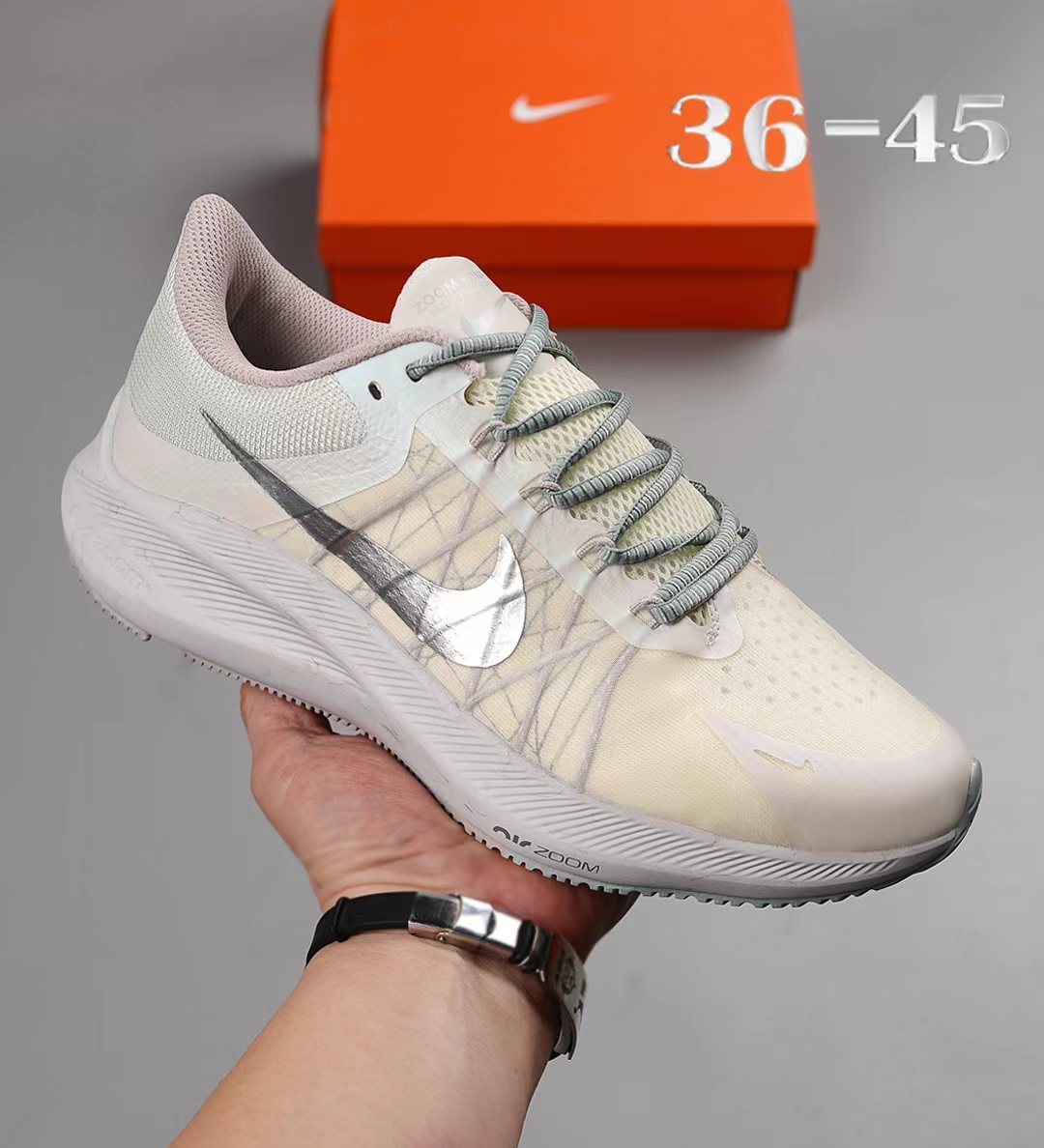 NIKE winflo8