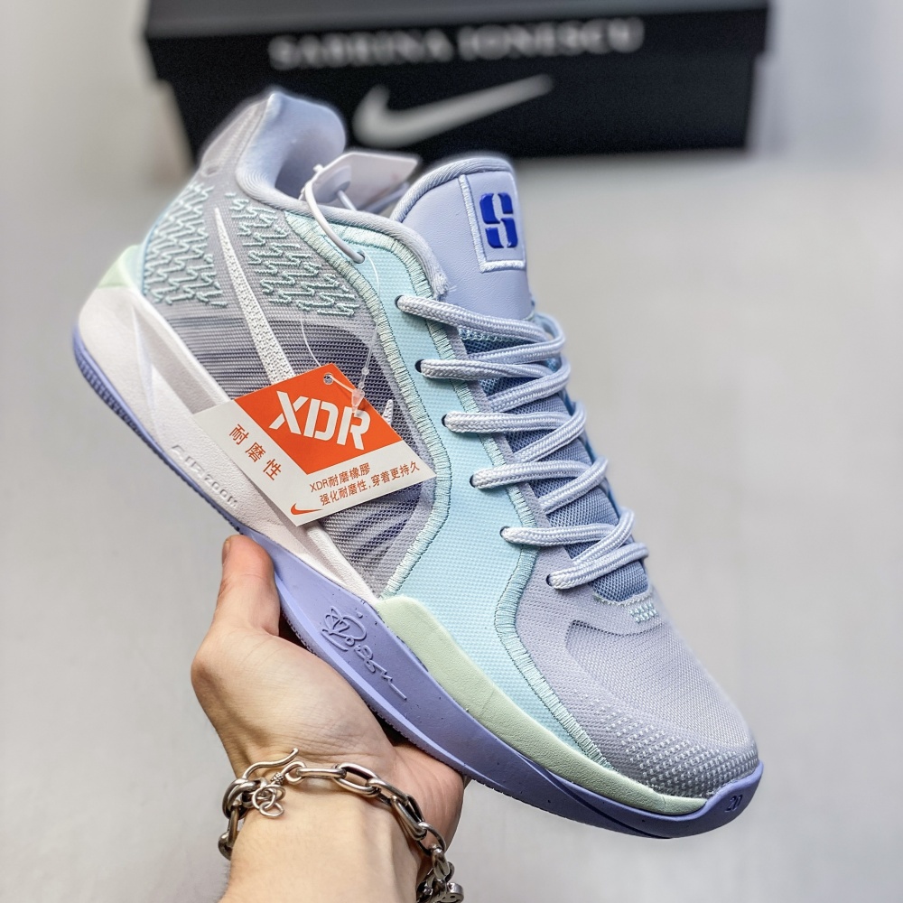 NIKE Sabrina 2