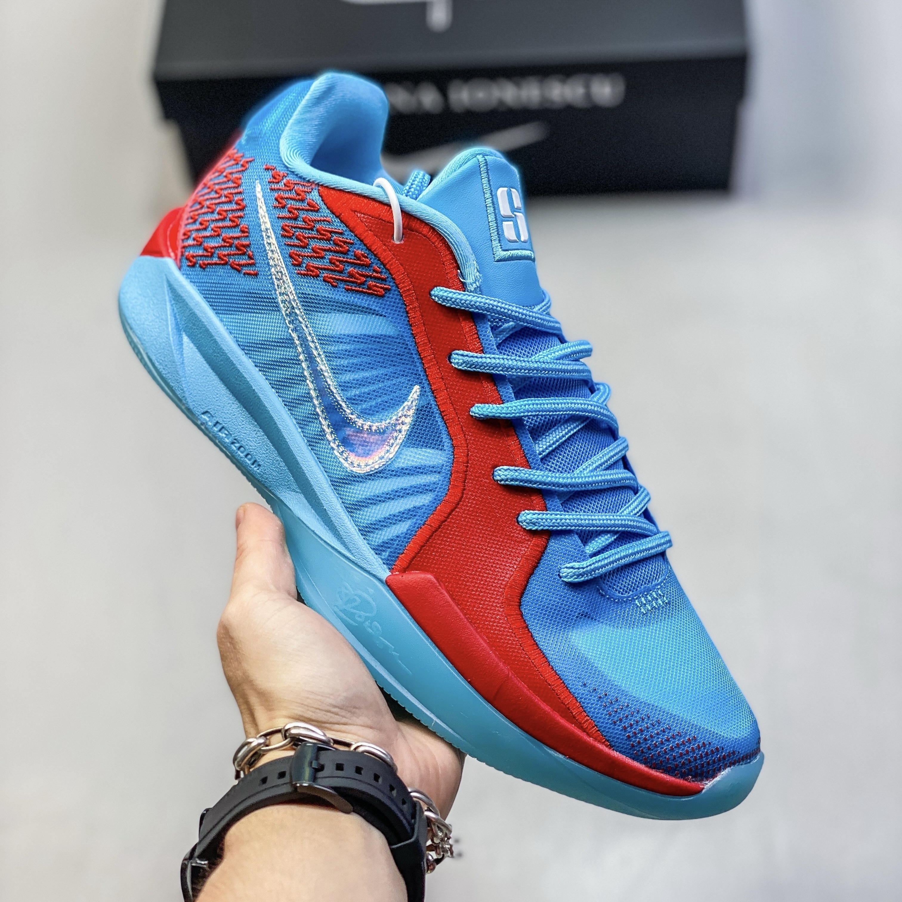 NIKE Sabrina 2