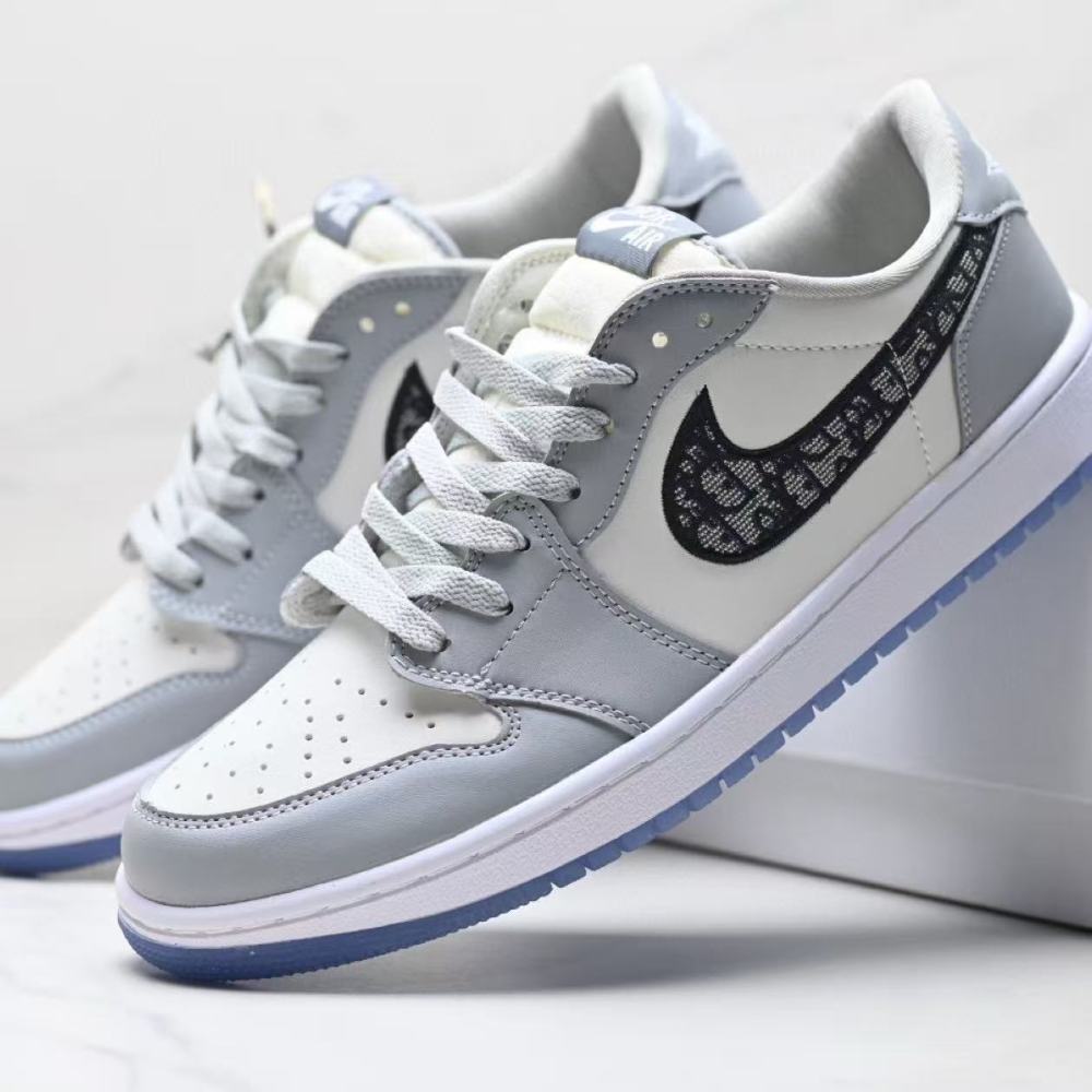 NIKE aj1