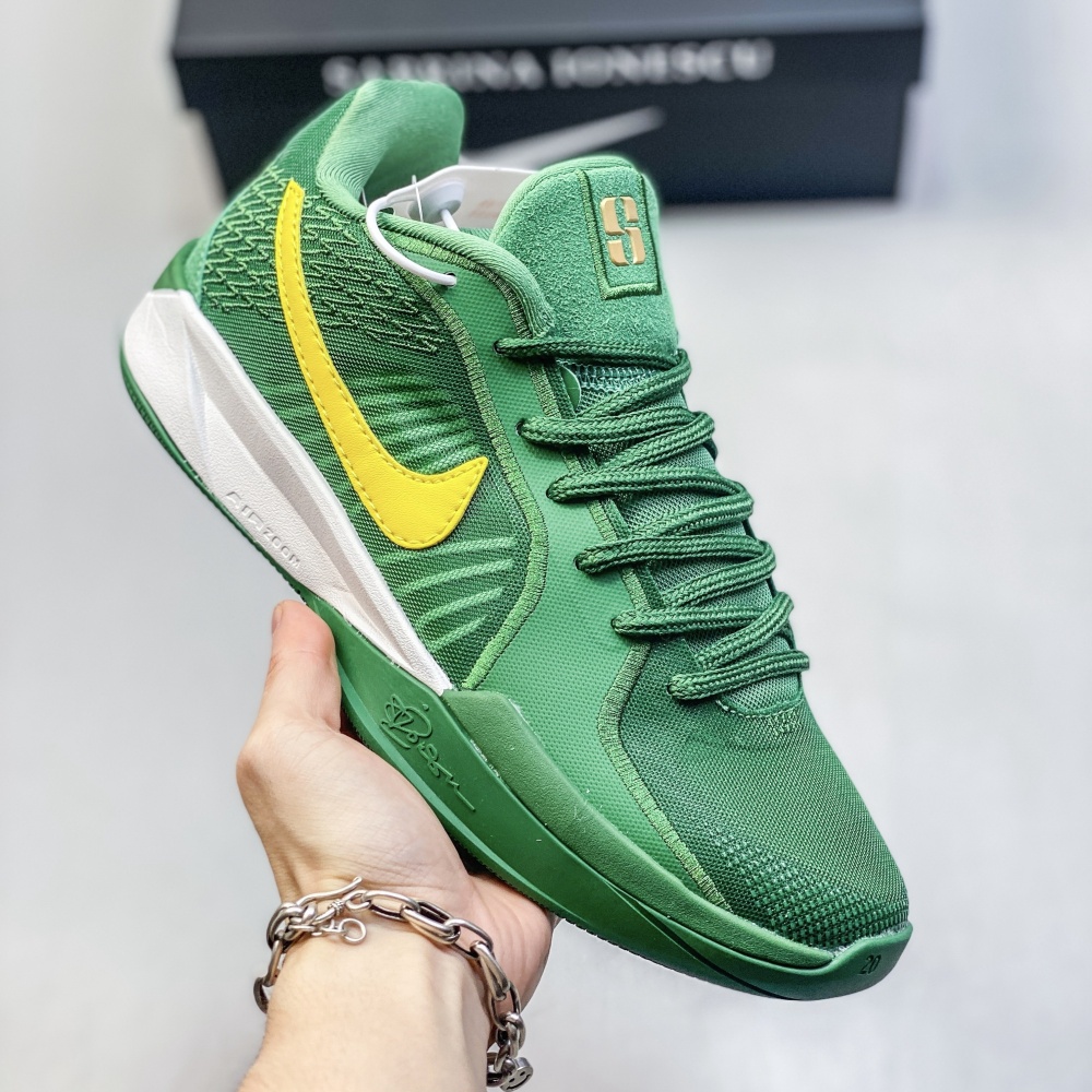 NIKE Sabrina 2