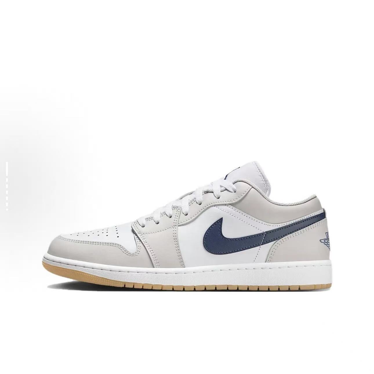 NIKE aj1