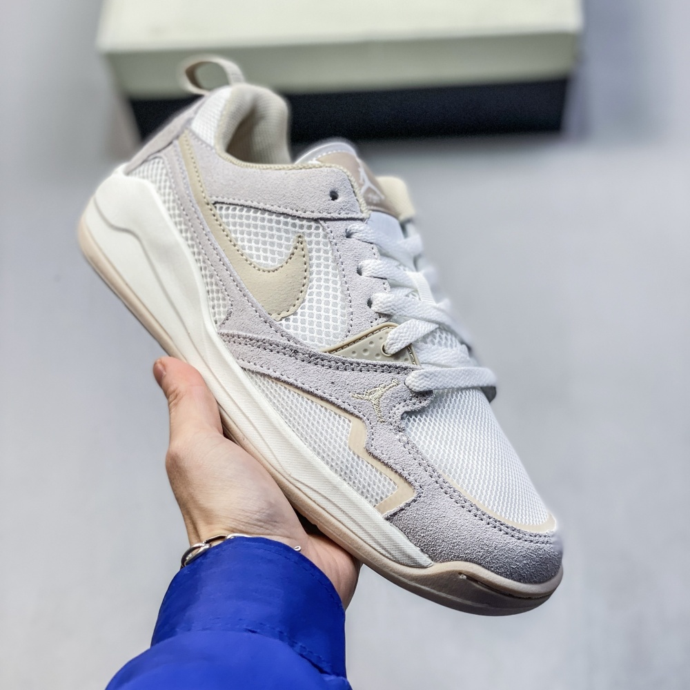 NIKE jordan CMFT Era