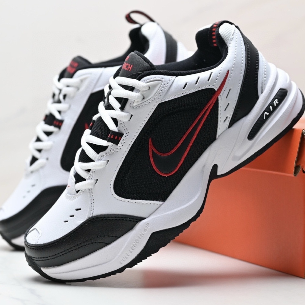 NIKE Monarch 4