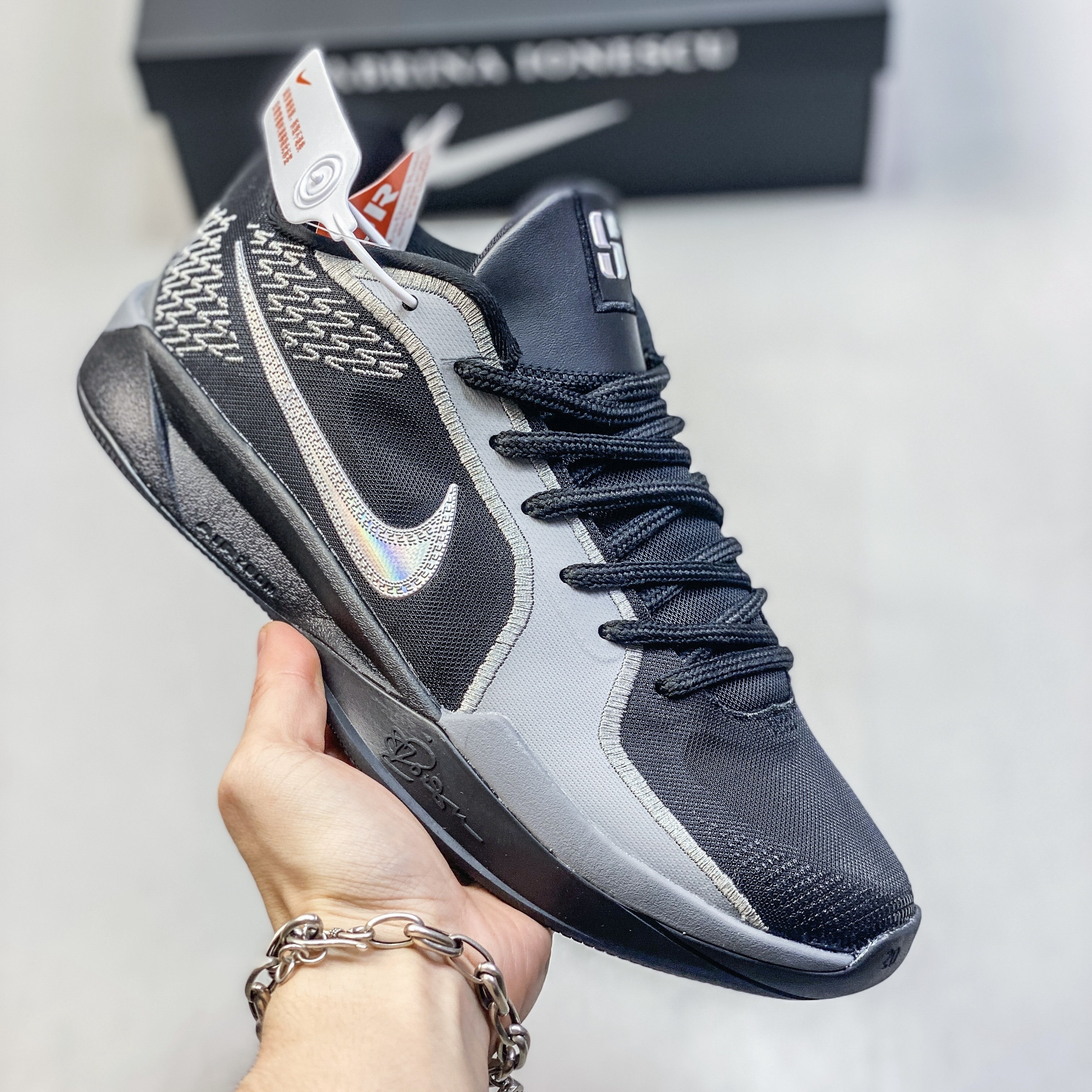 NIKE Sabrina 2