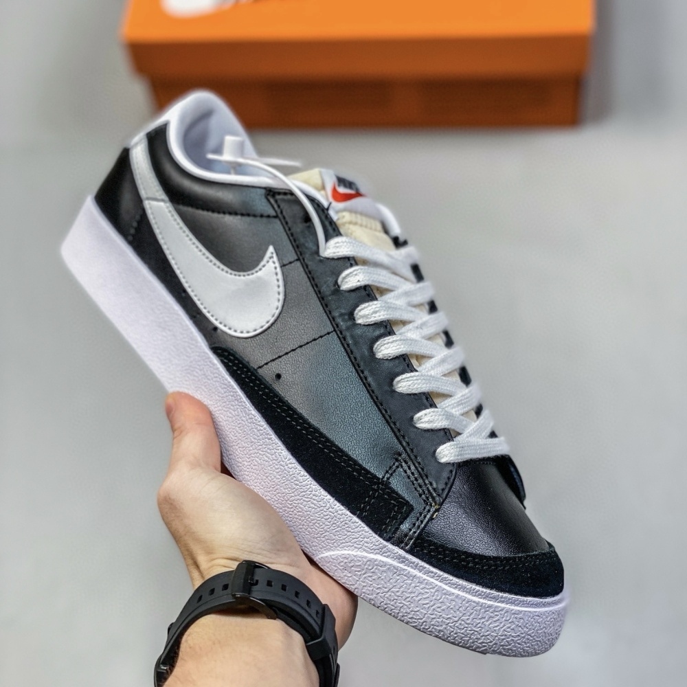 NIKE Blazer Low