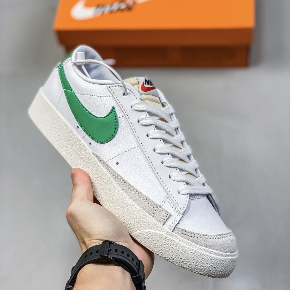 NIKE Blazer Low