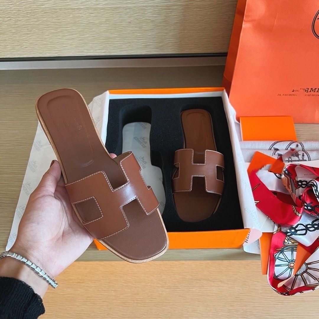 Hermès Oran Sandals for Women, Classic H-Cut Flat Slide Sandals