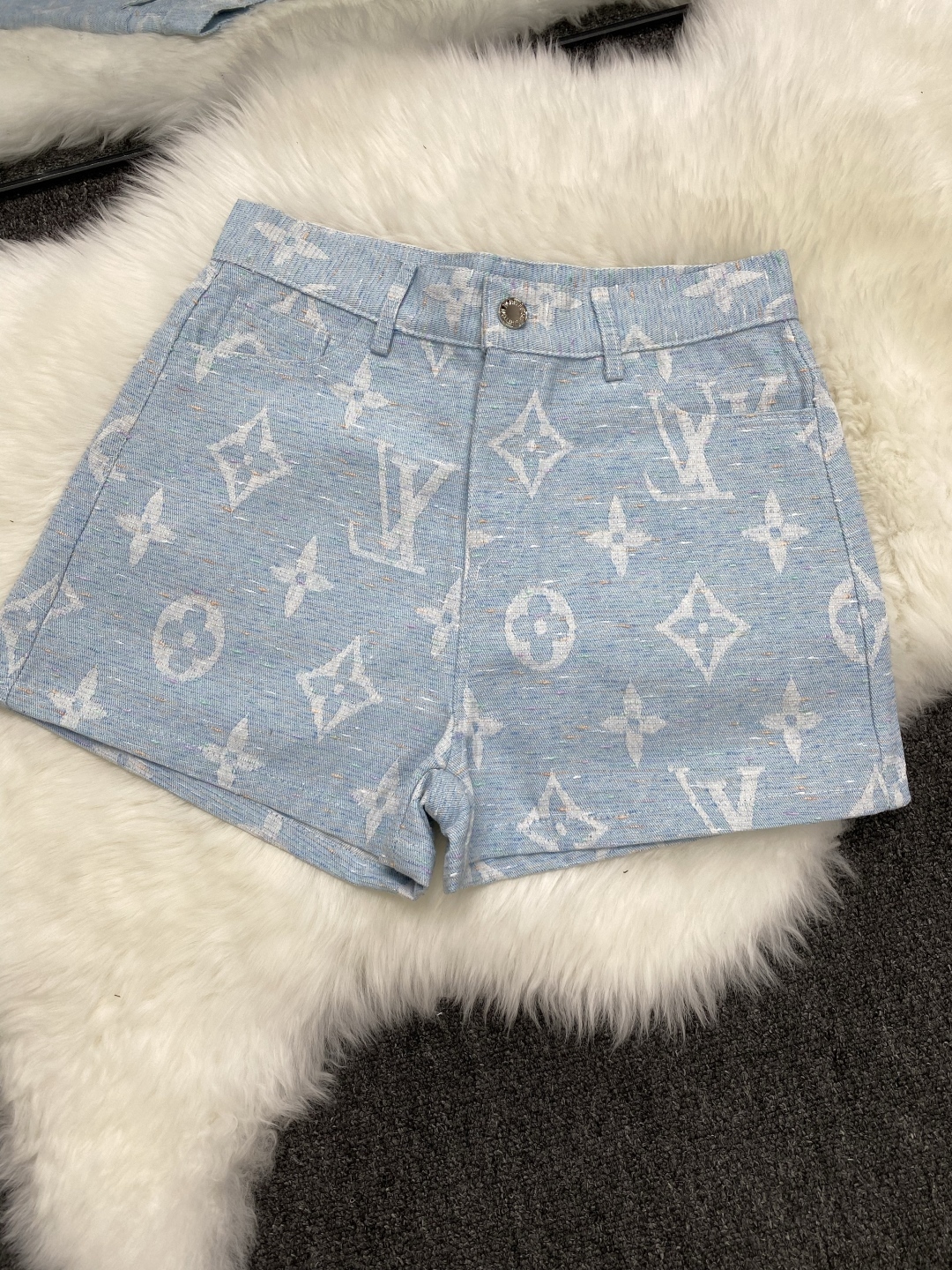 LV New Jacquard Fashionable Denim Shorts SML