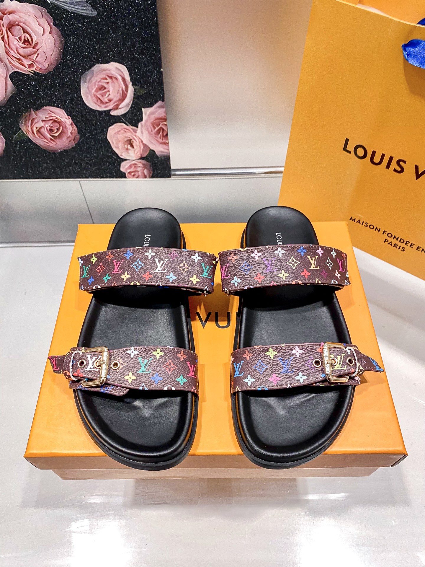 LV New Flat Slippers EU35-42