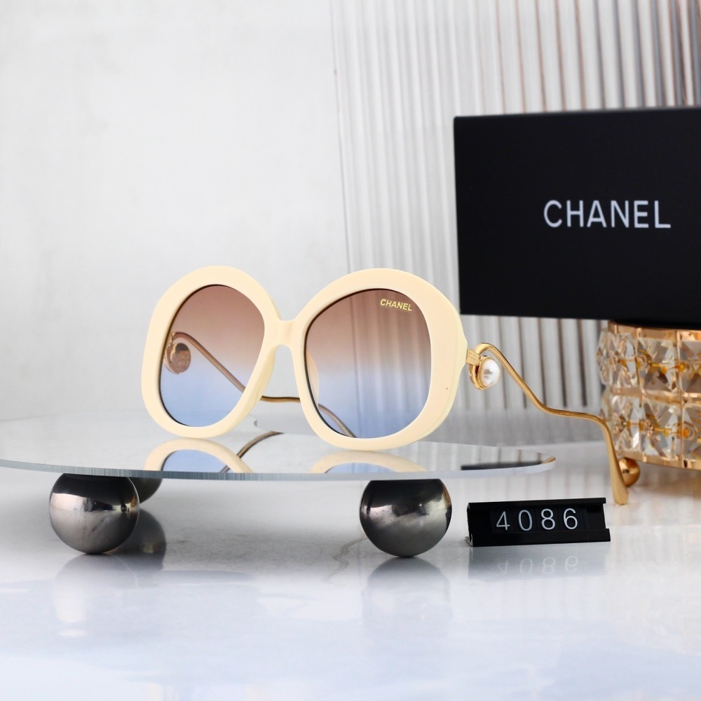 Chanel Round Sunglasses with Pearl Temple Detail 4086