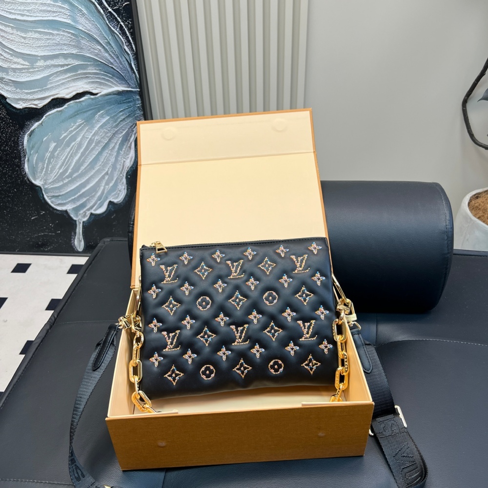 Replica LV Upgraded Version Of Coussin Pm Hug Bag 27*20CM