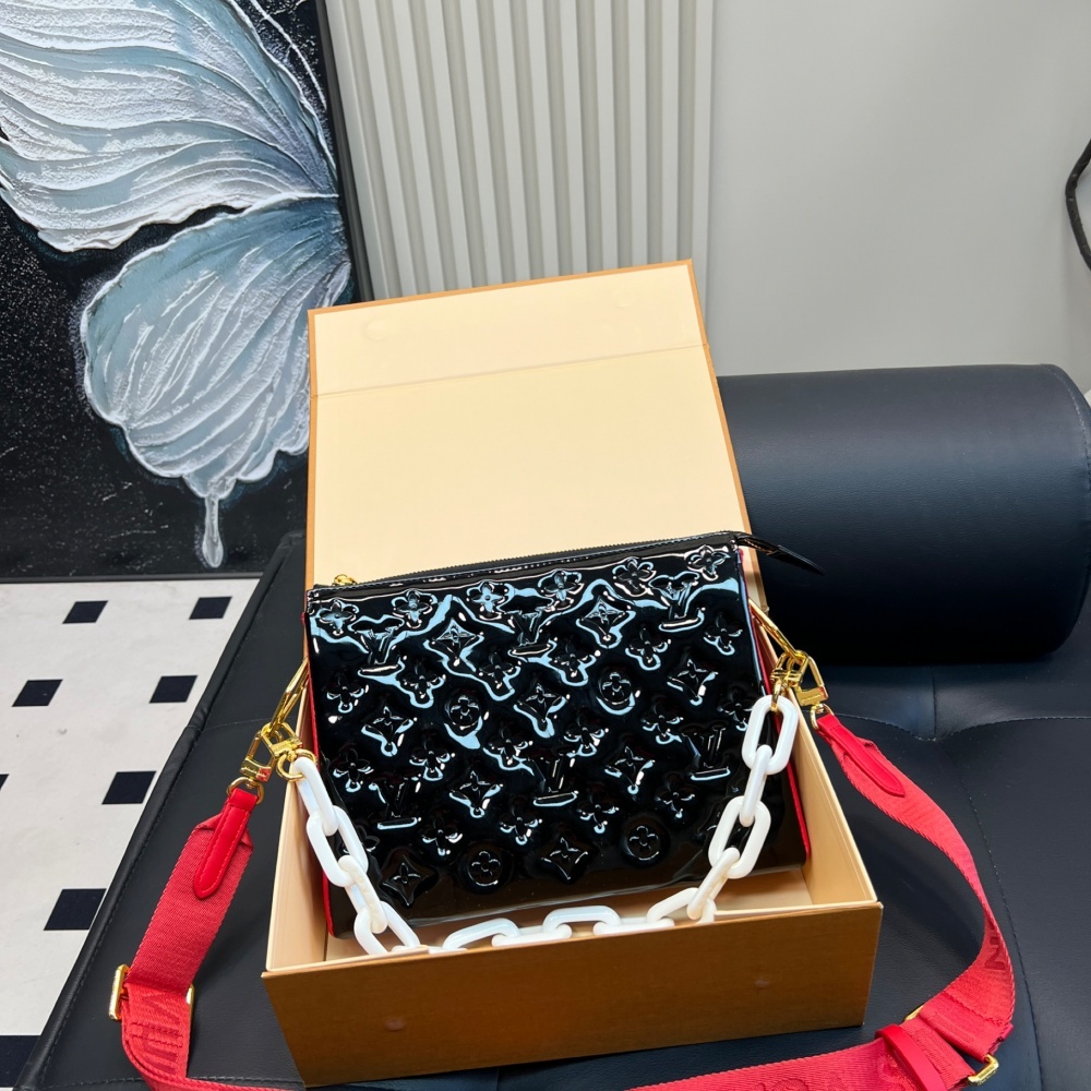 Replica LV Upgraded Version Of Coussin Pm Hug Bag 27*20CM