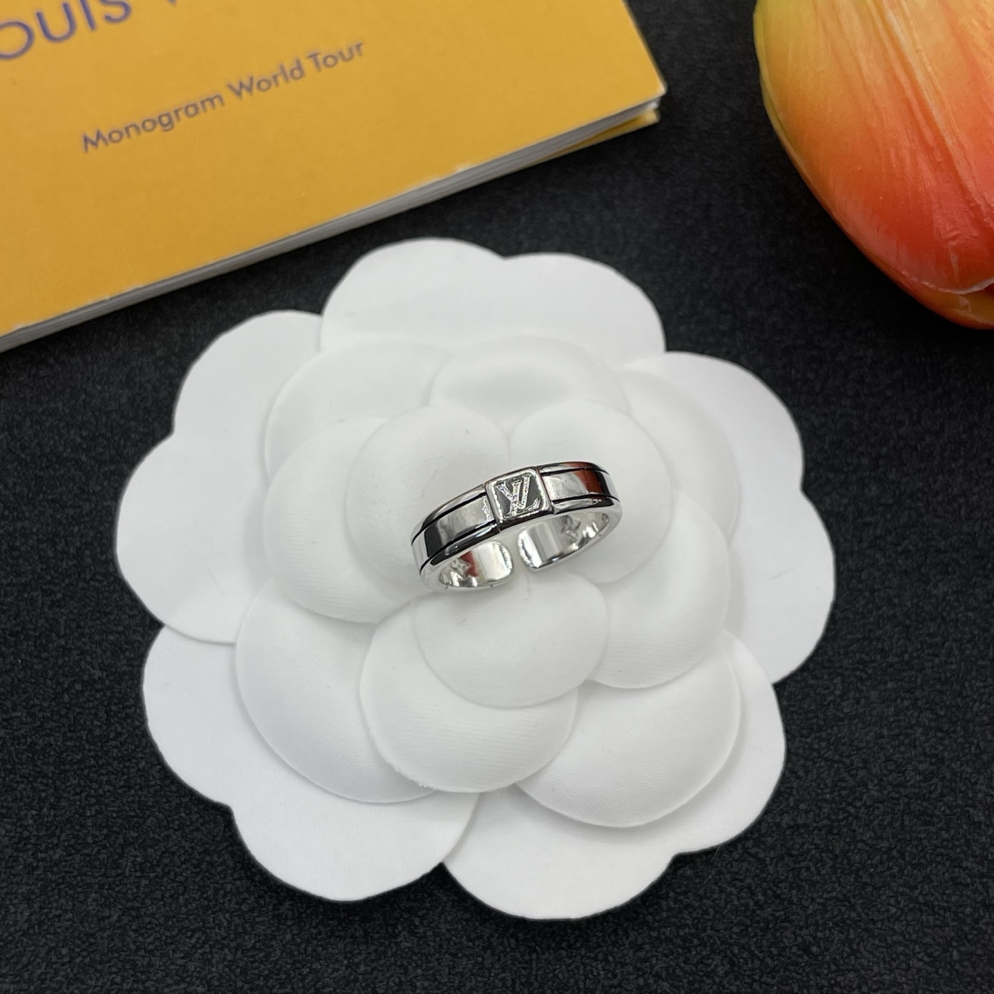LV Ring