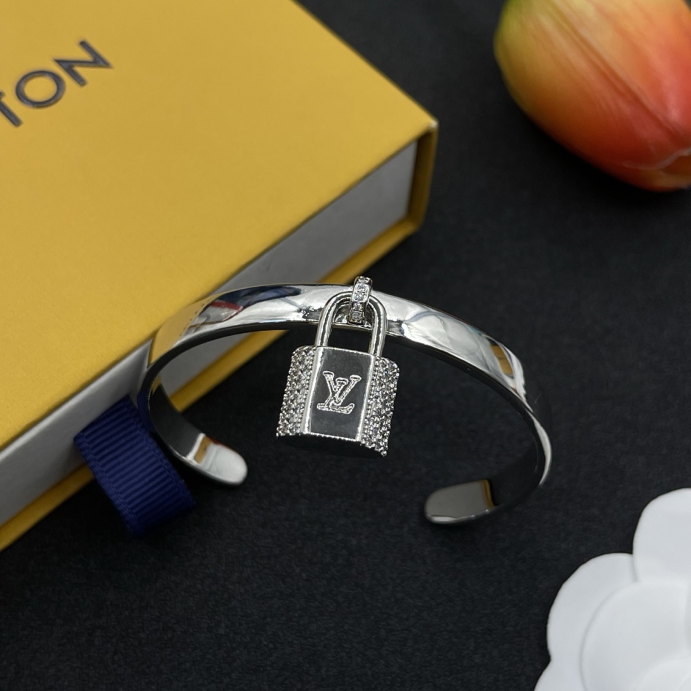 Lv Bracelet