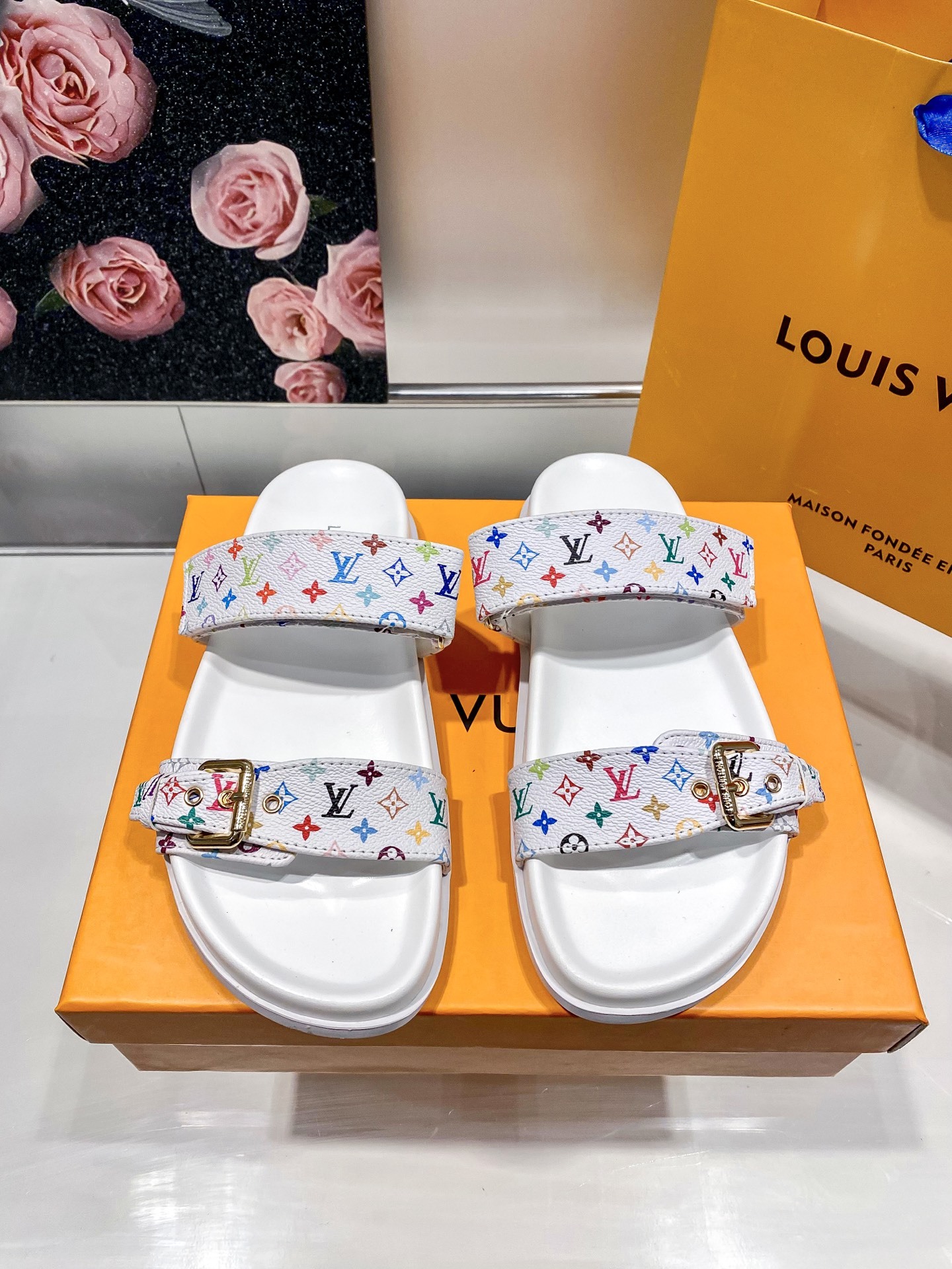 LV New Flat Slippers EU35-42