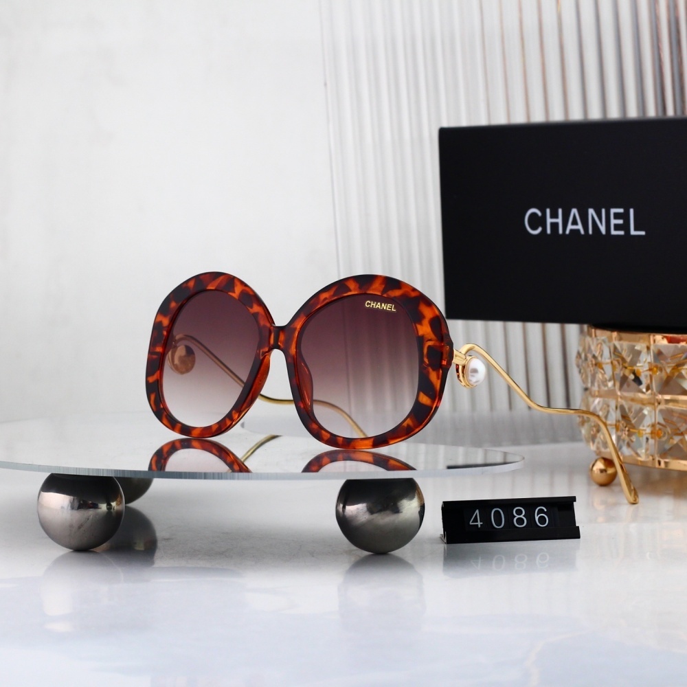 Chanel Round Sunglasses with Pearl Temple Detail 4086