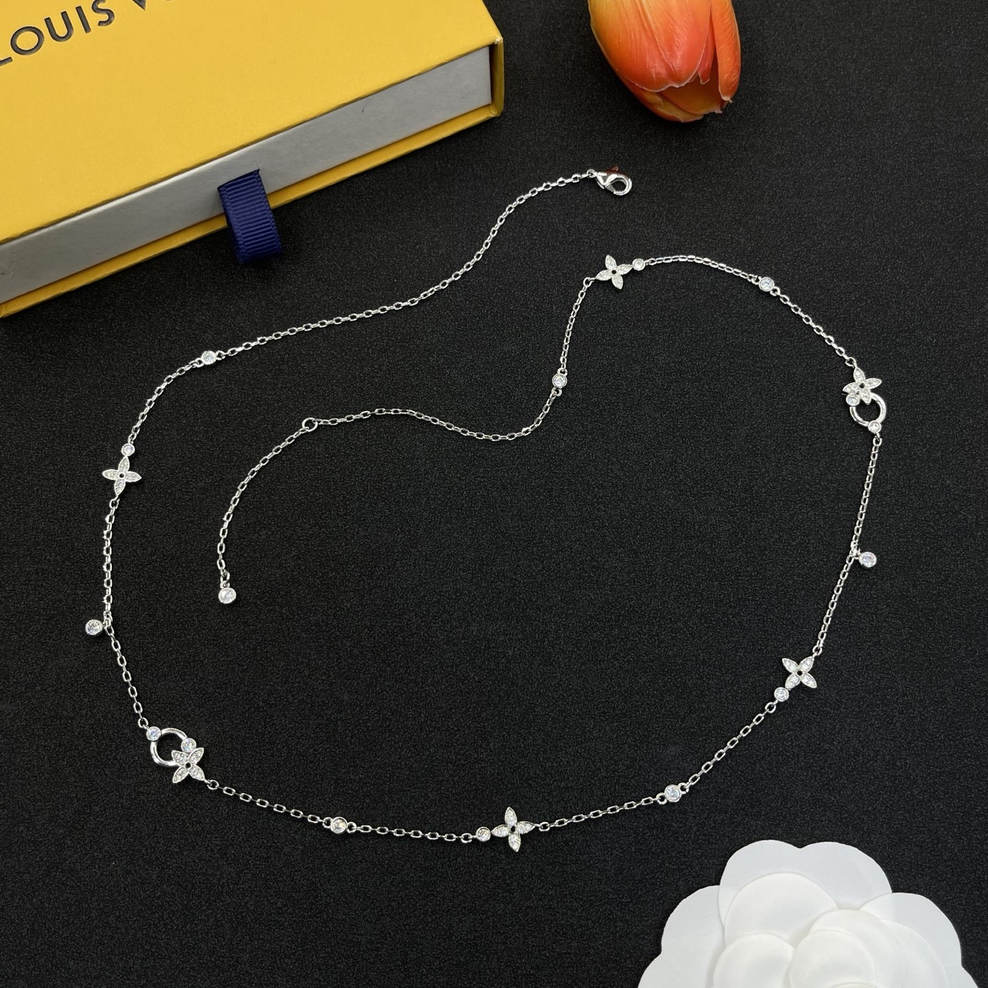 Lv Necklac