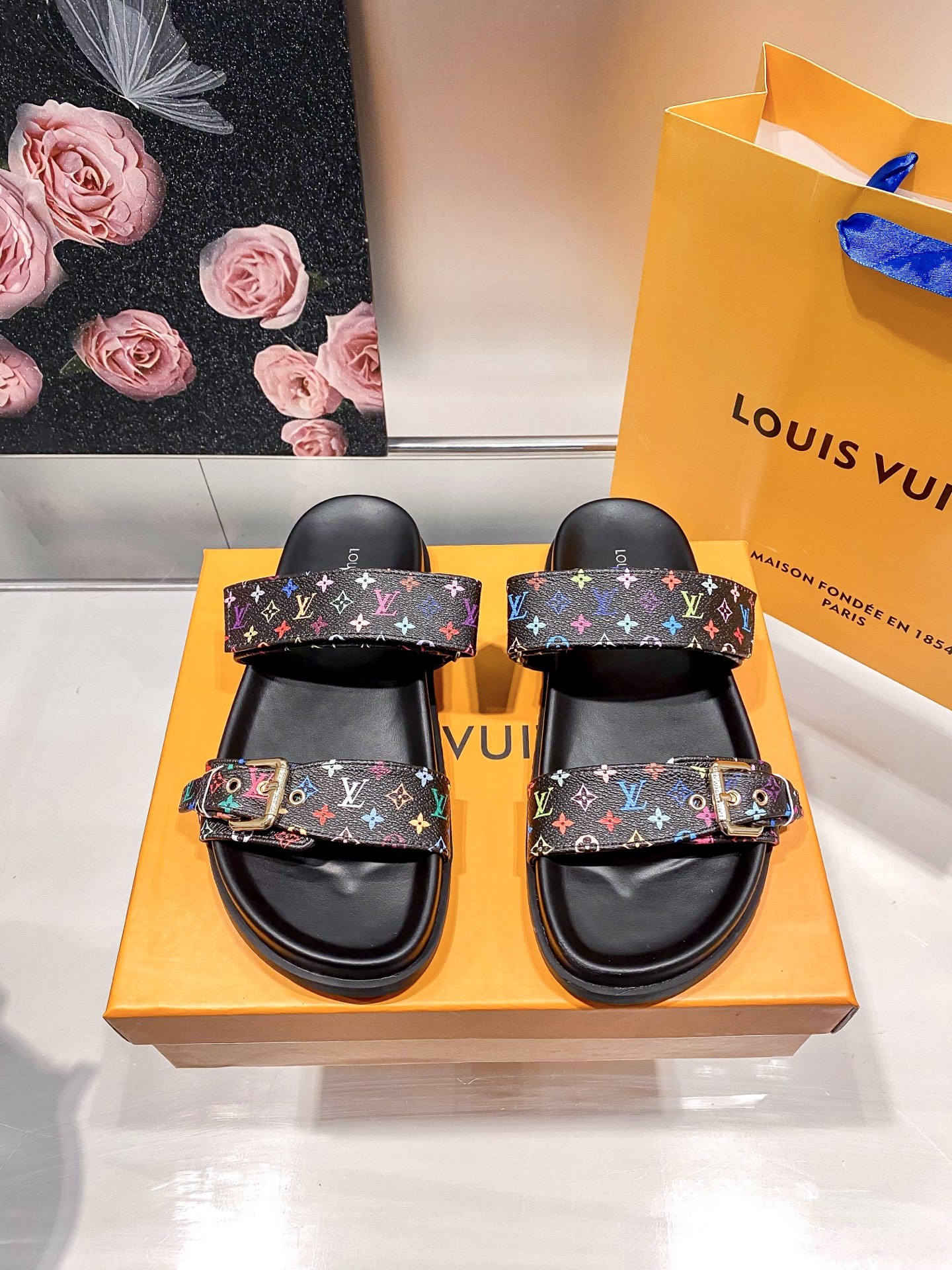 LV New Flat Slippers EU35-42