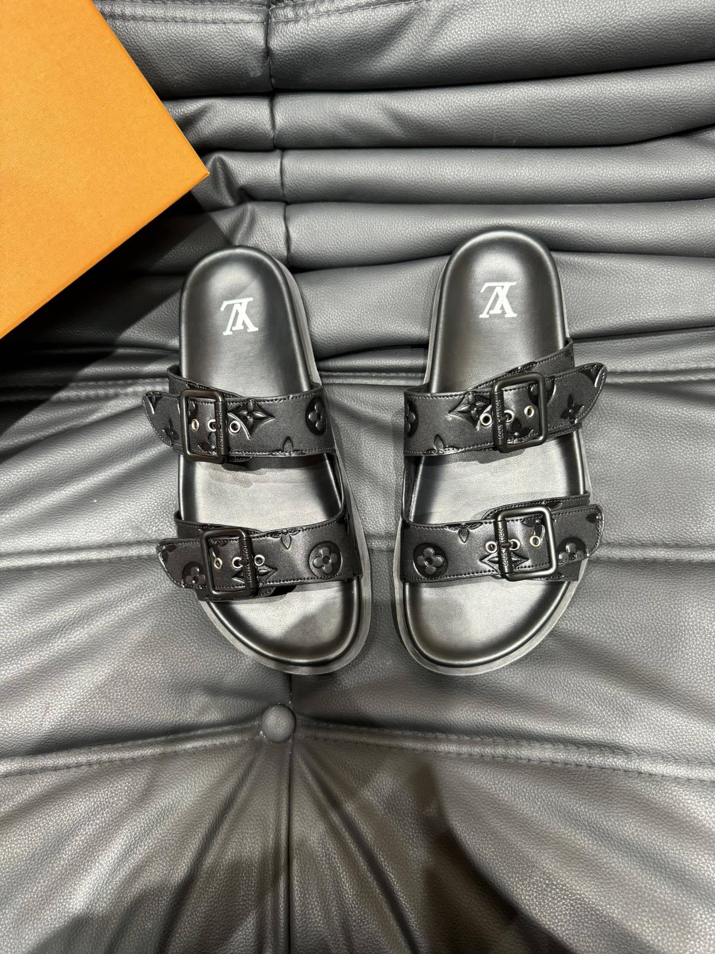LV Slippers EU38-45