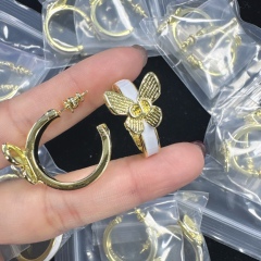 GOLD WHITE