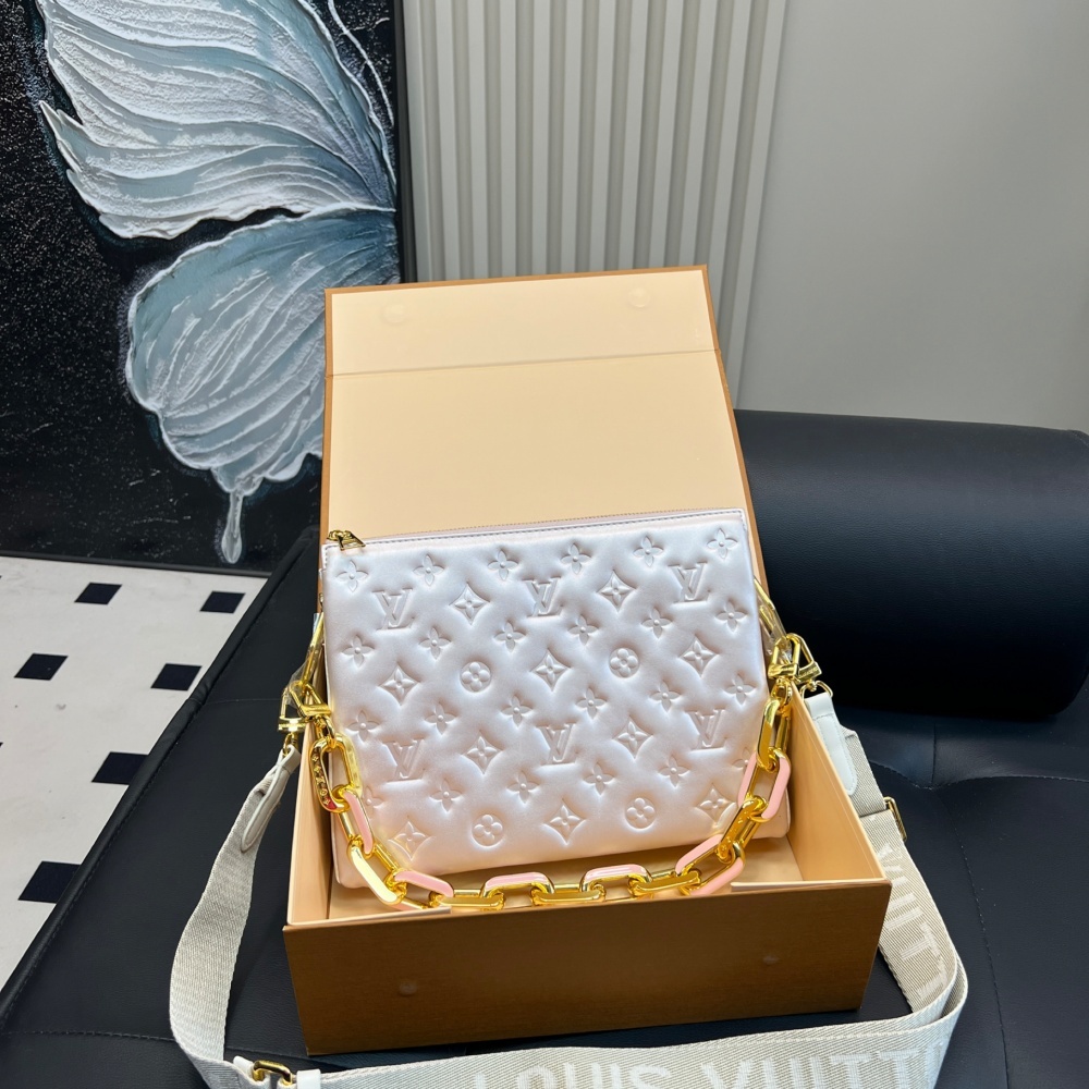 Replica LV Upgraded Version Of Coussin Pm Hug Bag 27*20CM