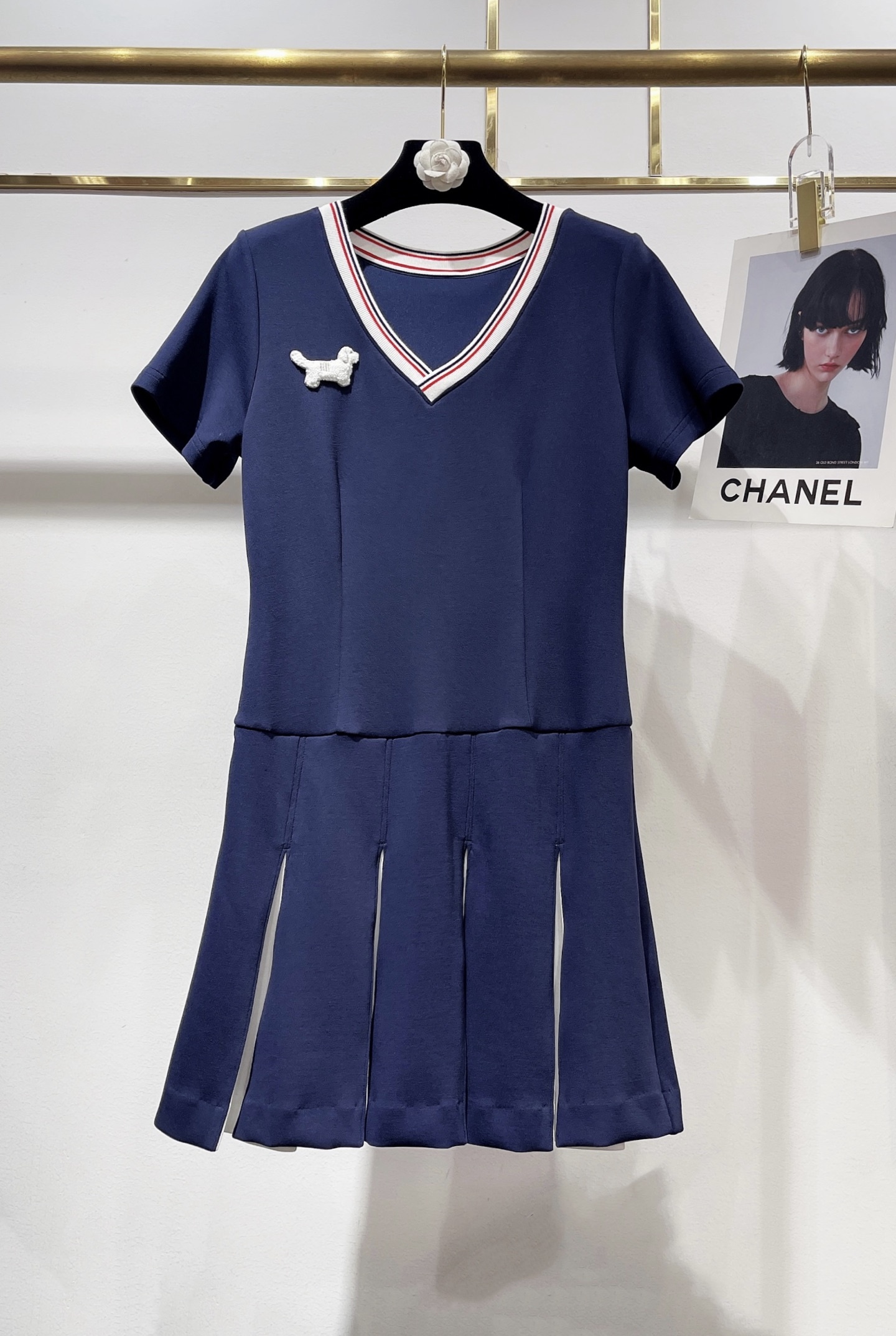 Thom Browne 25ss Latest College Style High-end Teddy Dog ​​Embroidered V-neck Dress SML