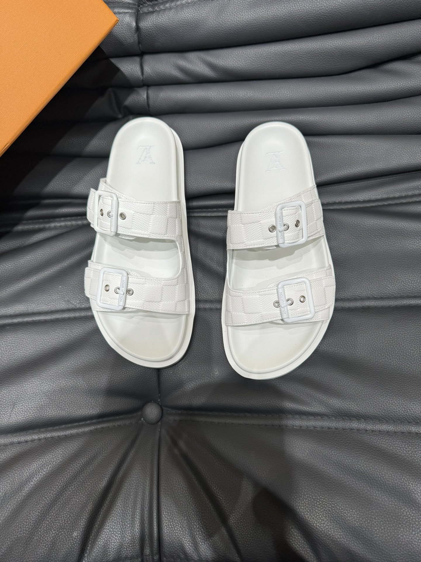 LV Slippers EU38-45