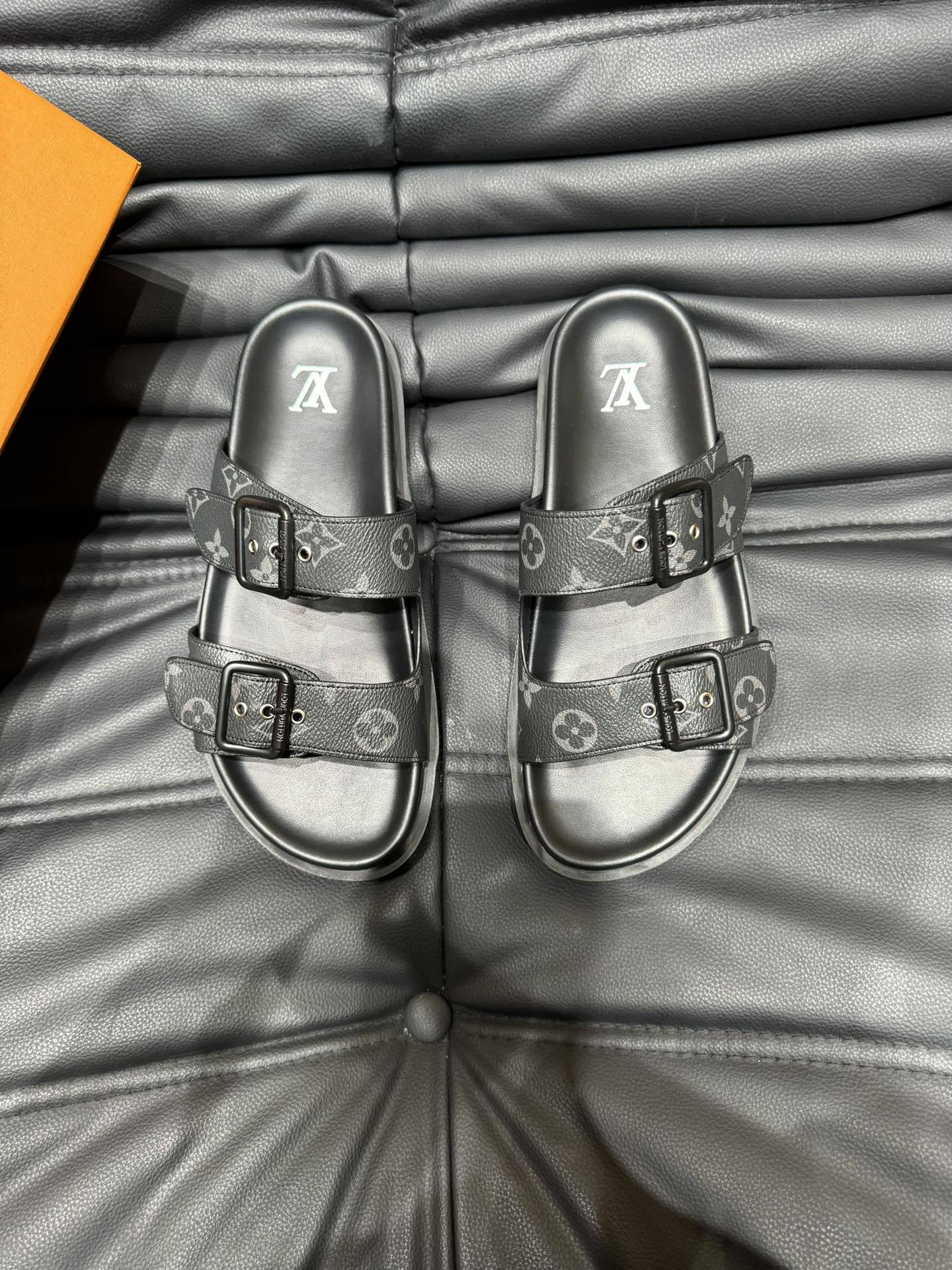 LV Slippers EU38-45