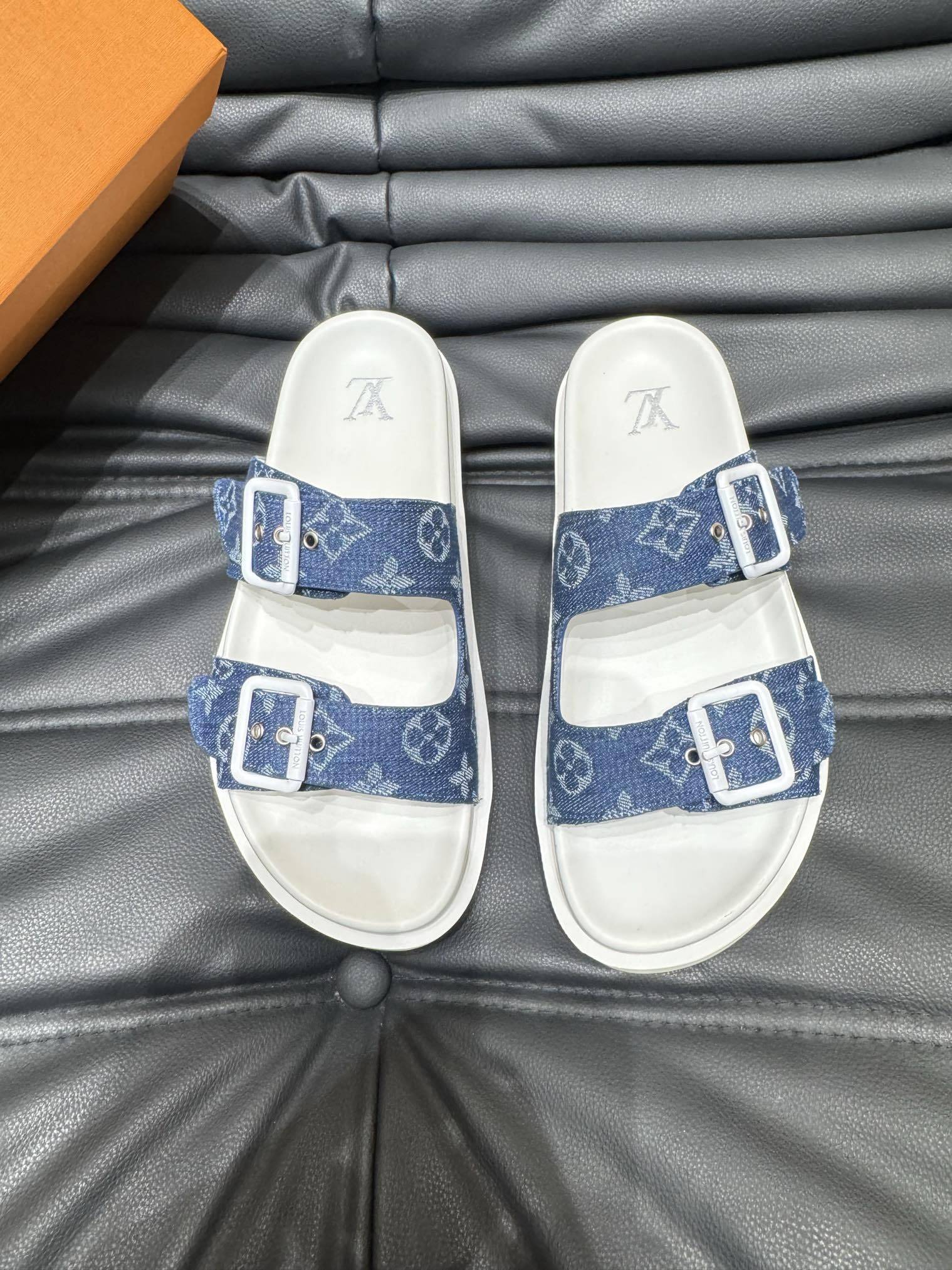 LV Slippers EU38-45