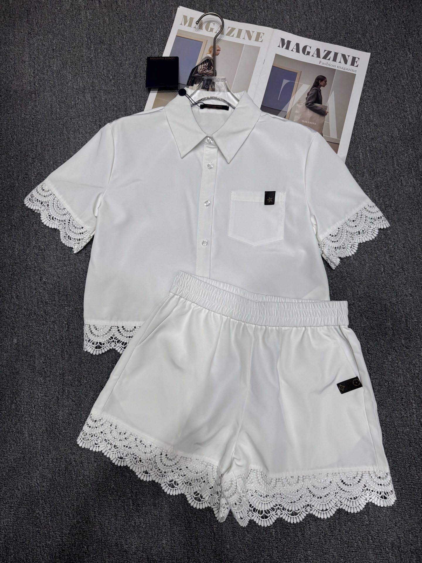 LV White Short-sleeved Suit SML