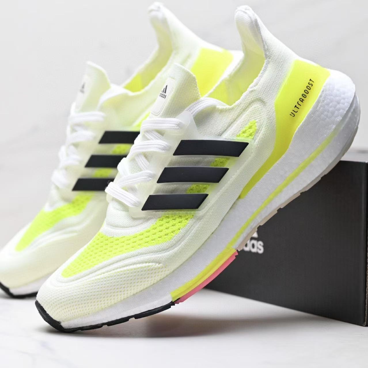 Adidas Ultraboost 21