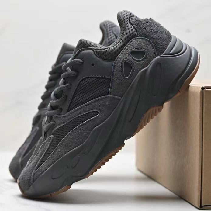 Adidas yeezy boost 700