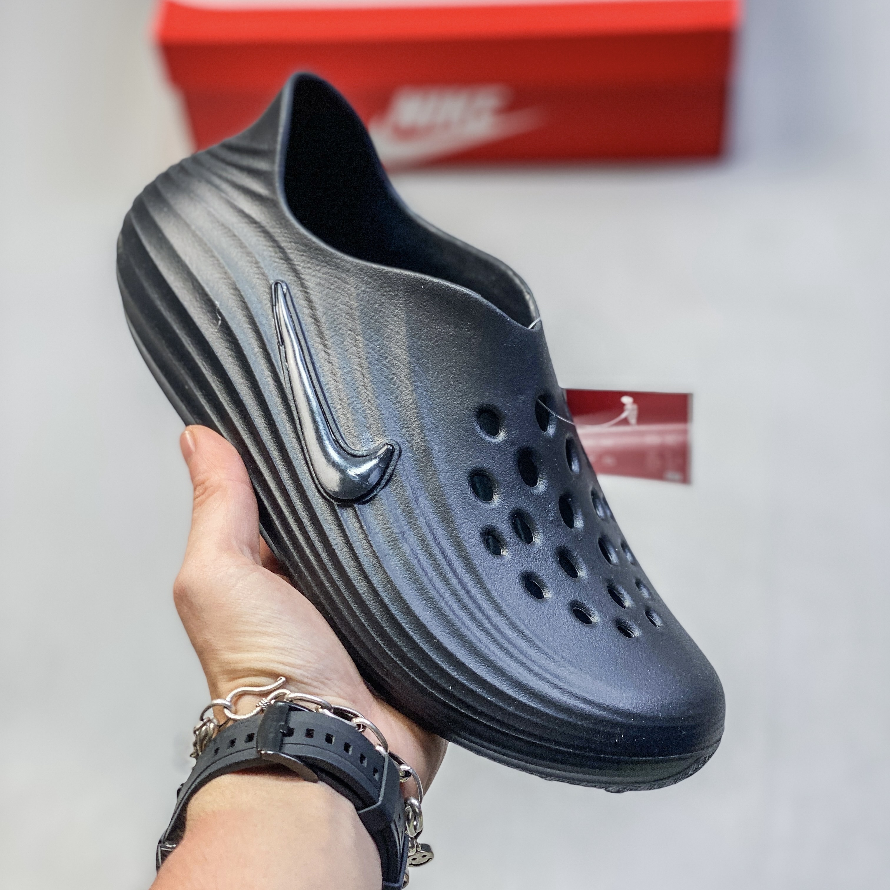crocs、nike、puma、adidas sandals