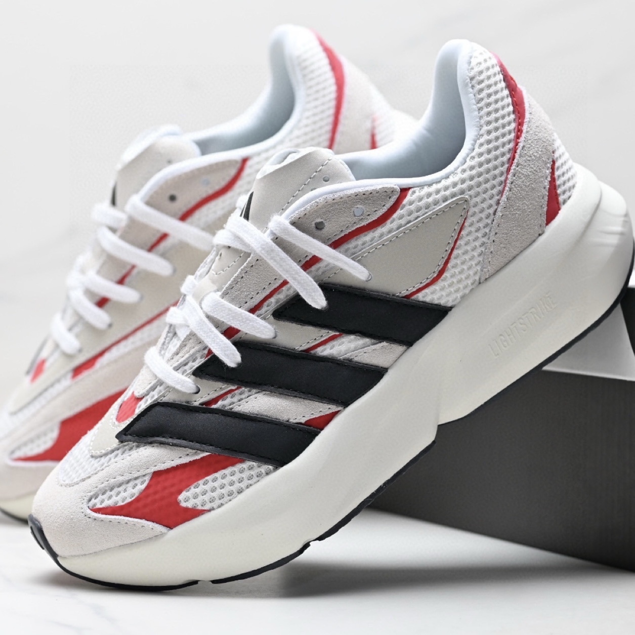 Adidas LightBlaze