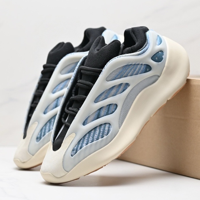 Adidas yeezy 700 V3