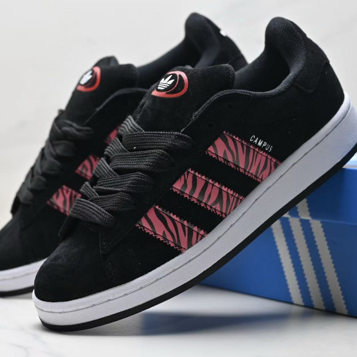 Adidas campus