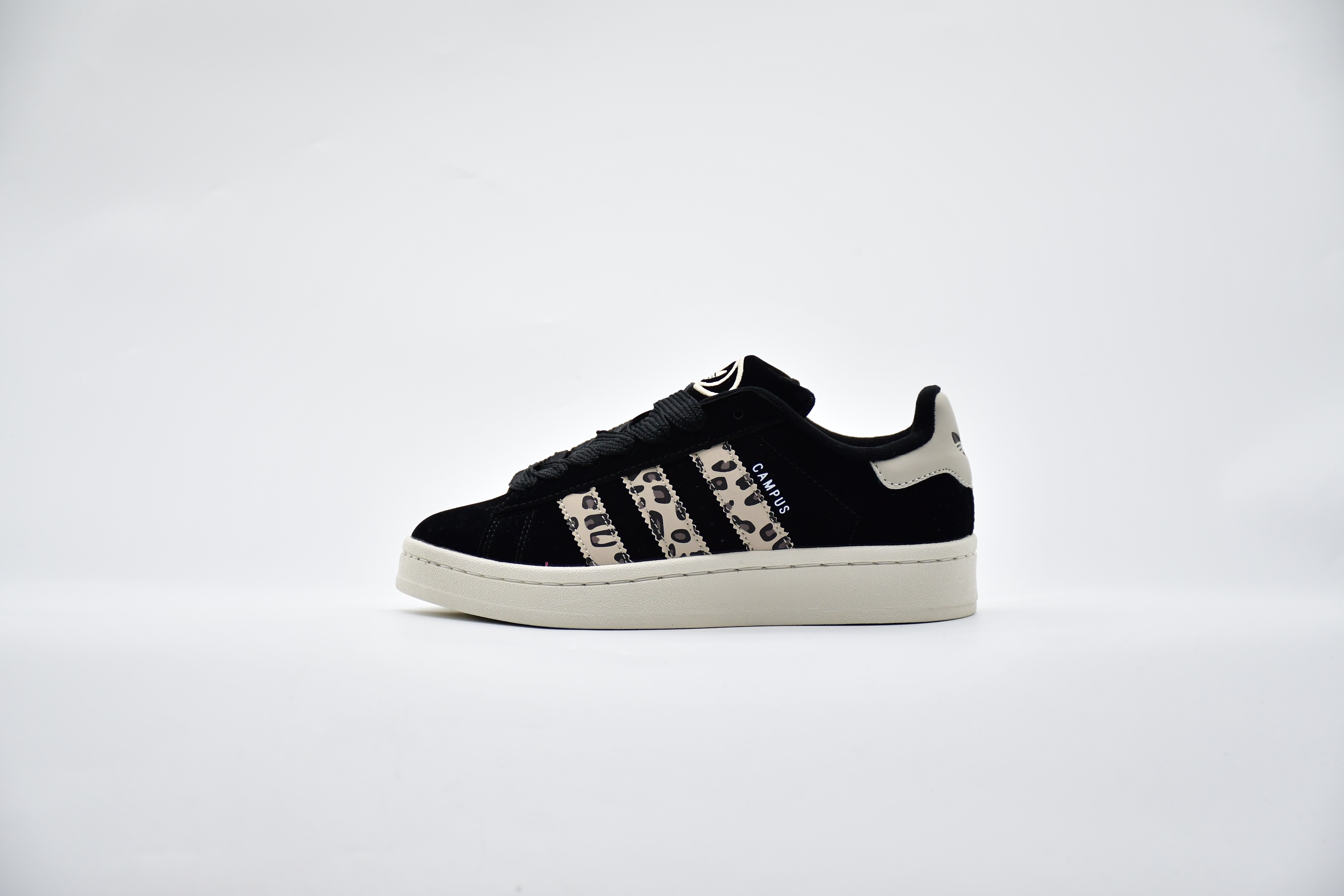 Adidas campus