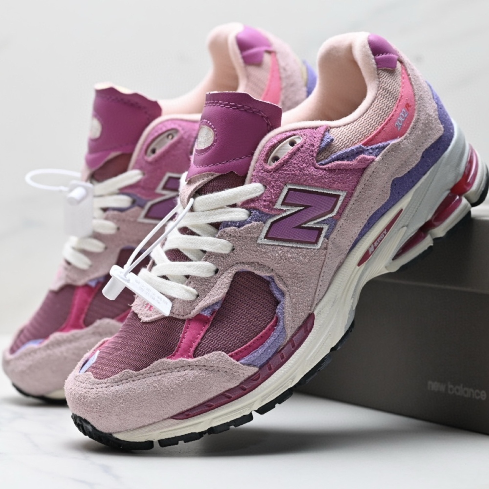 New Balance NB2002