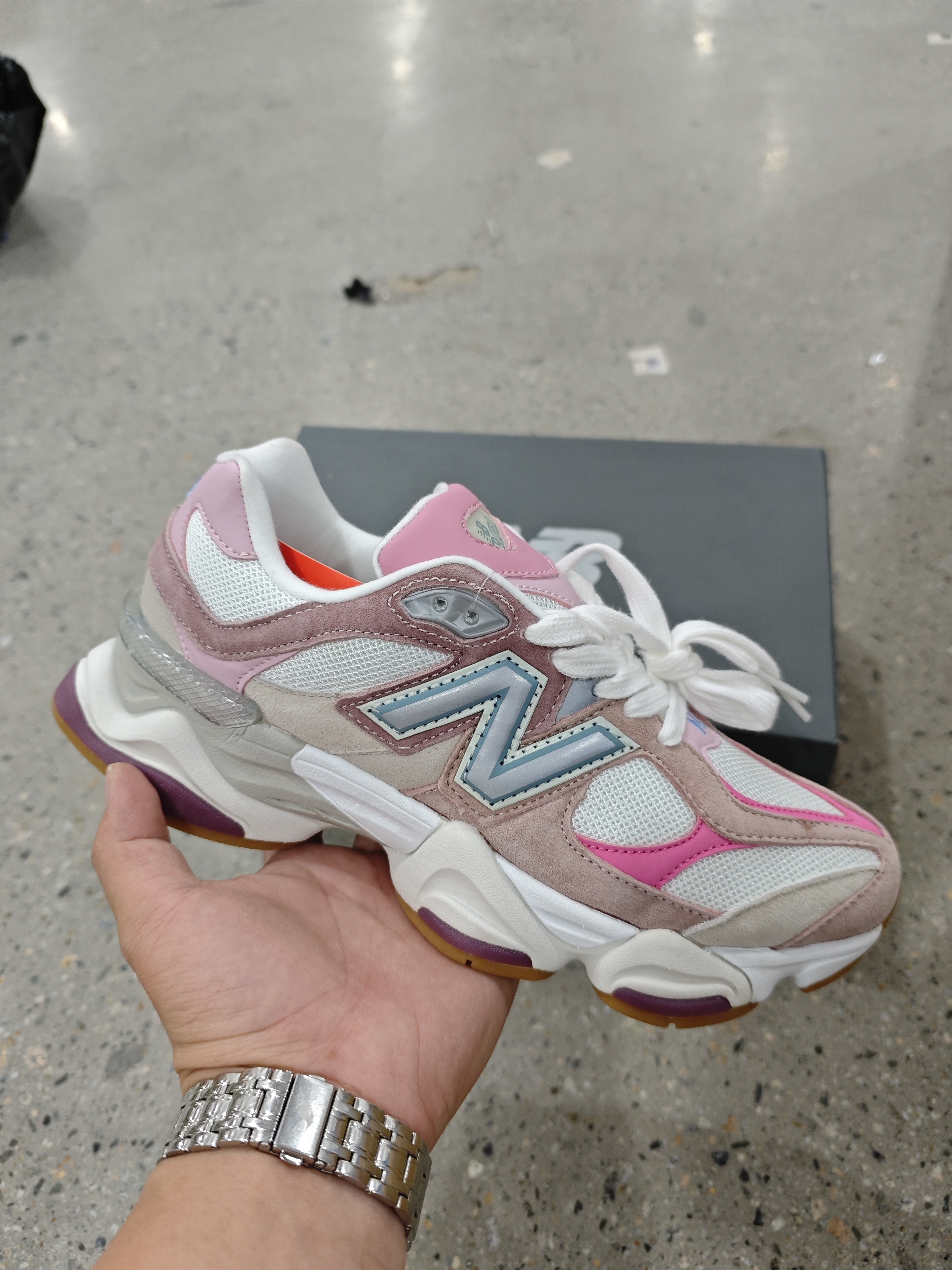 New Balance NB9060