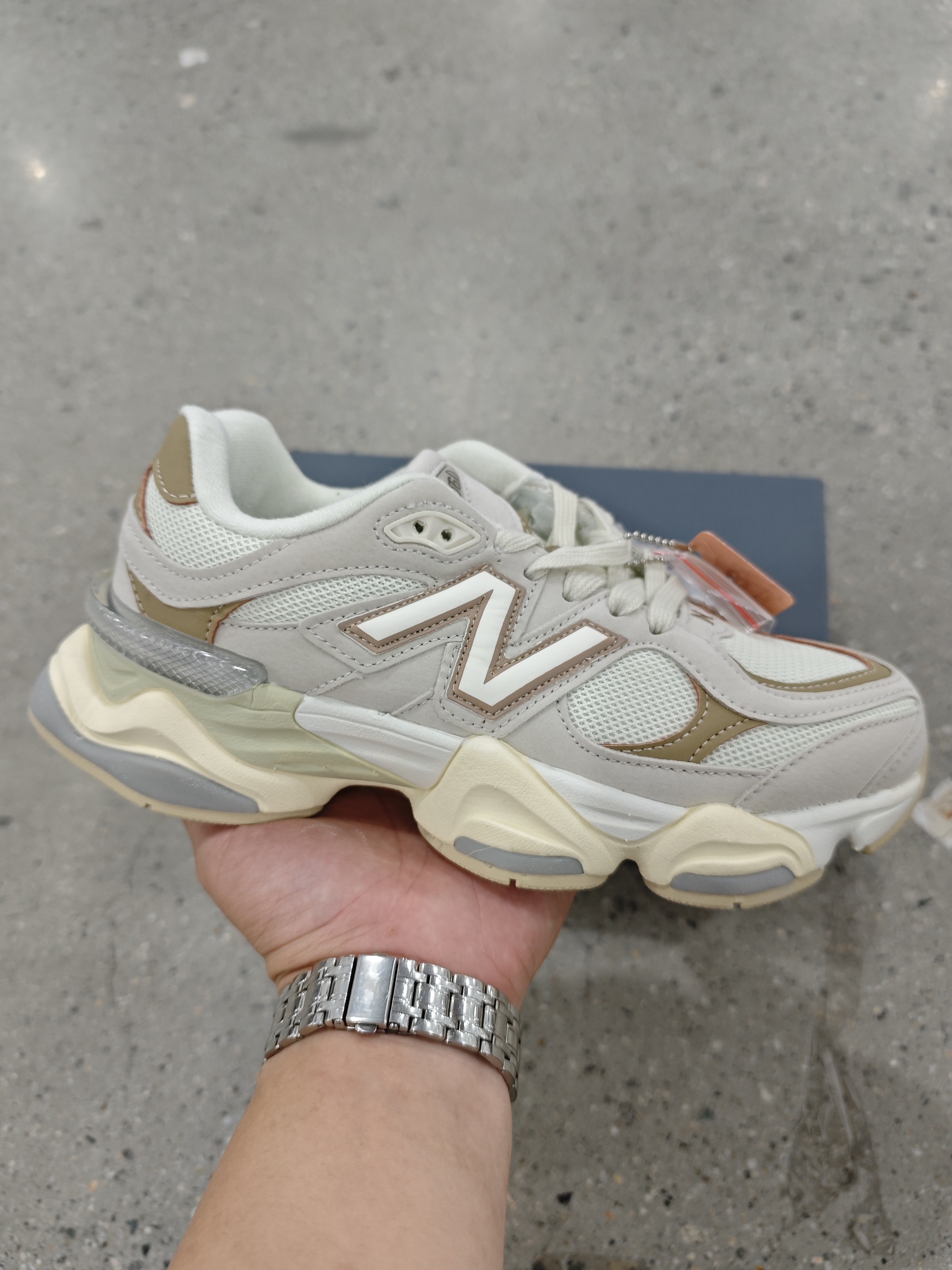 New Balance NB9060